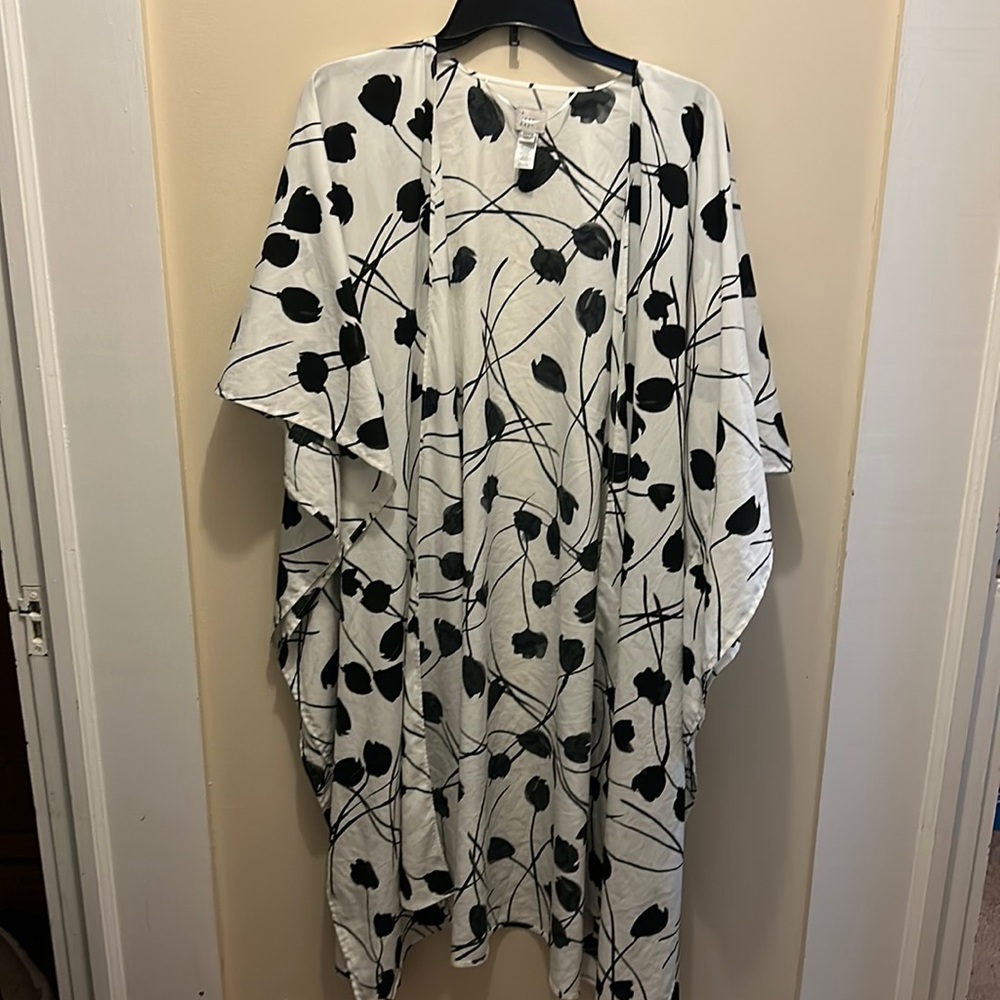 Black and white kimono